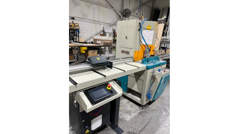 int machinery aluminum v cut vertical saw Yilmaz VK 420 installed in milton